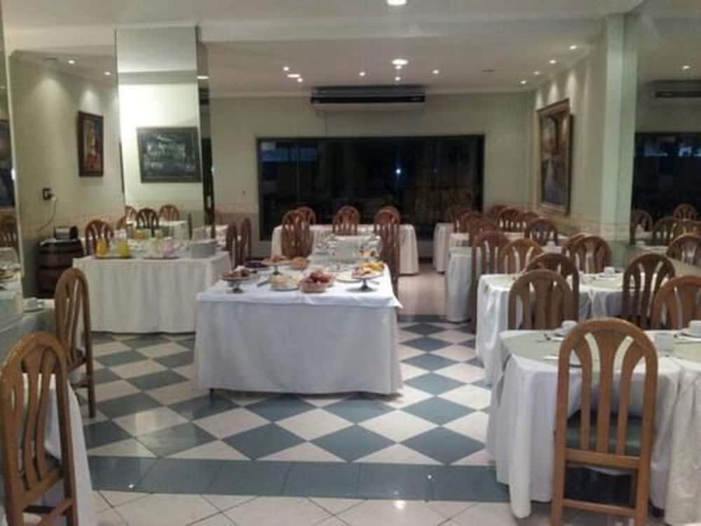 فندق أريوستو ميندوزا المظهر الخارجي الصورة